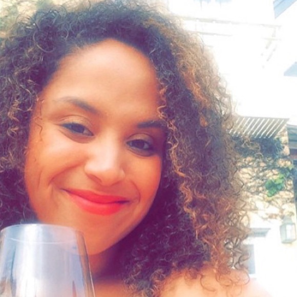 Meet your Posher, Roxy - Picture 2 of 2